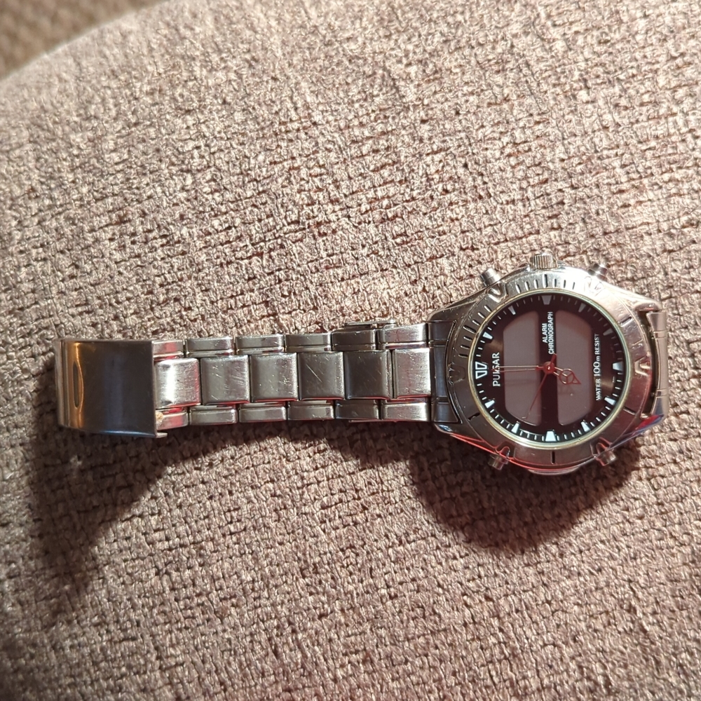 Pulsar mens 100m/resist watch